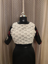 "J" blouse in white and black
