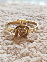 One stone 18k Gold polished on stainless steel bangle bracelet