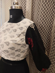 "J" blouse in white and black