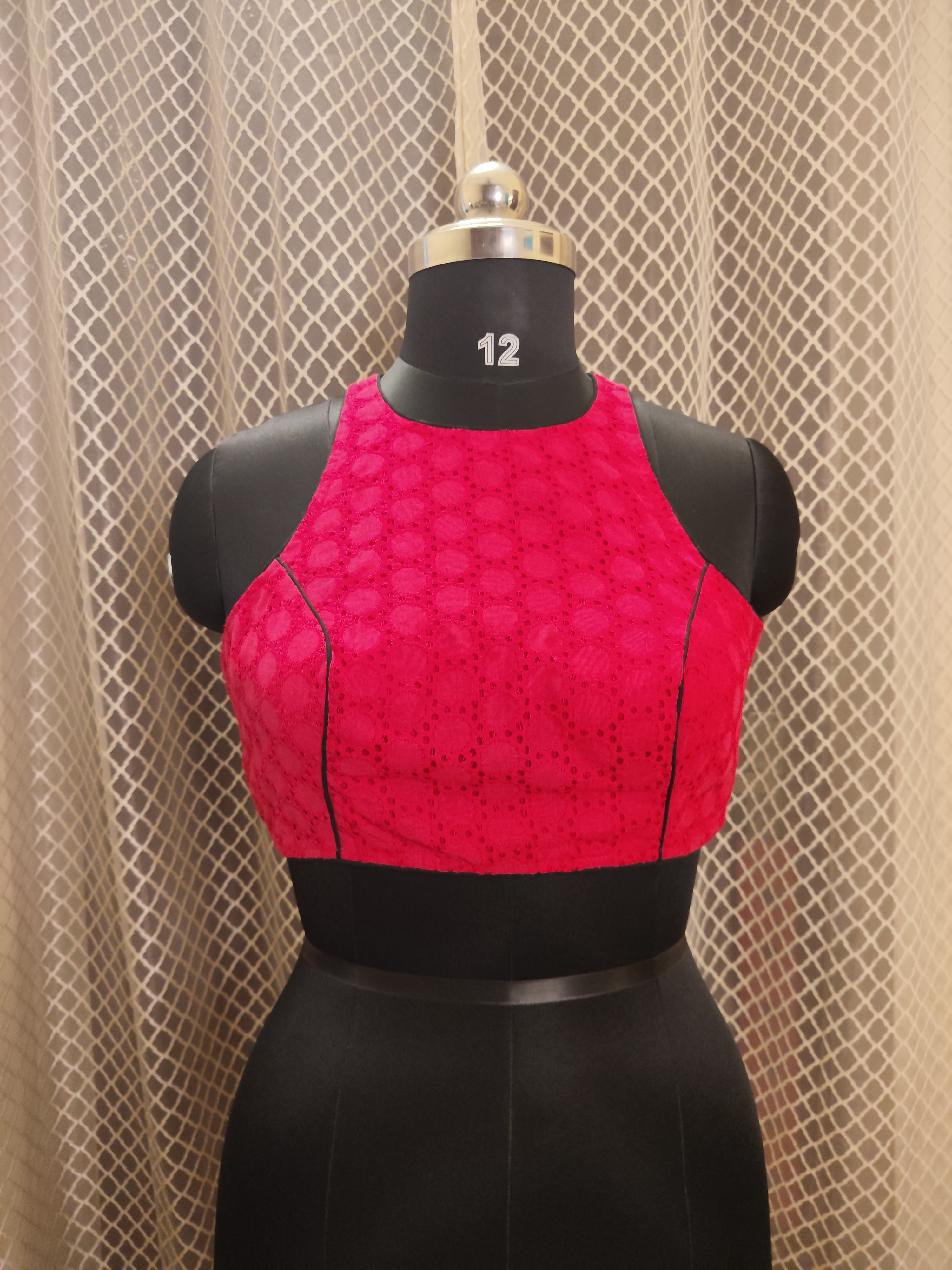 Pink black hakoba sleeveless blouse