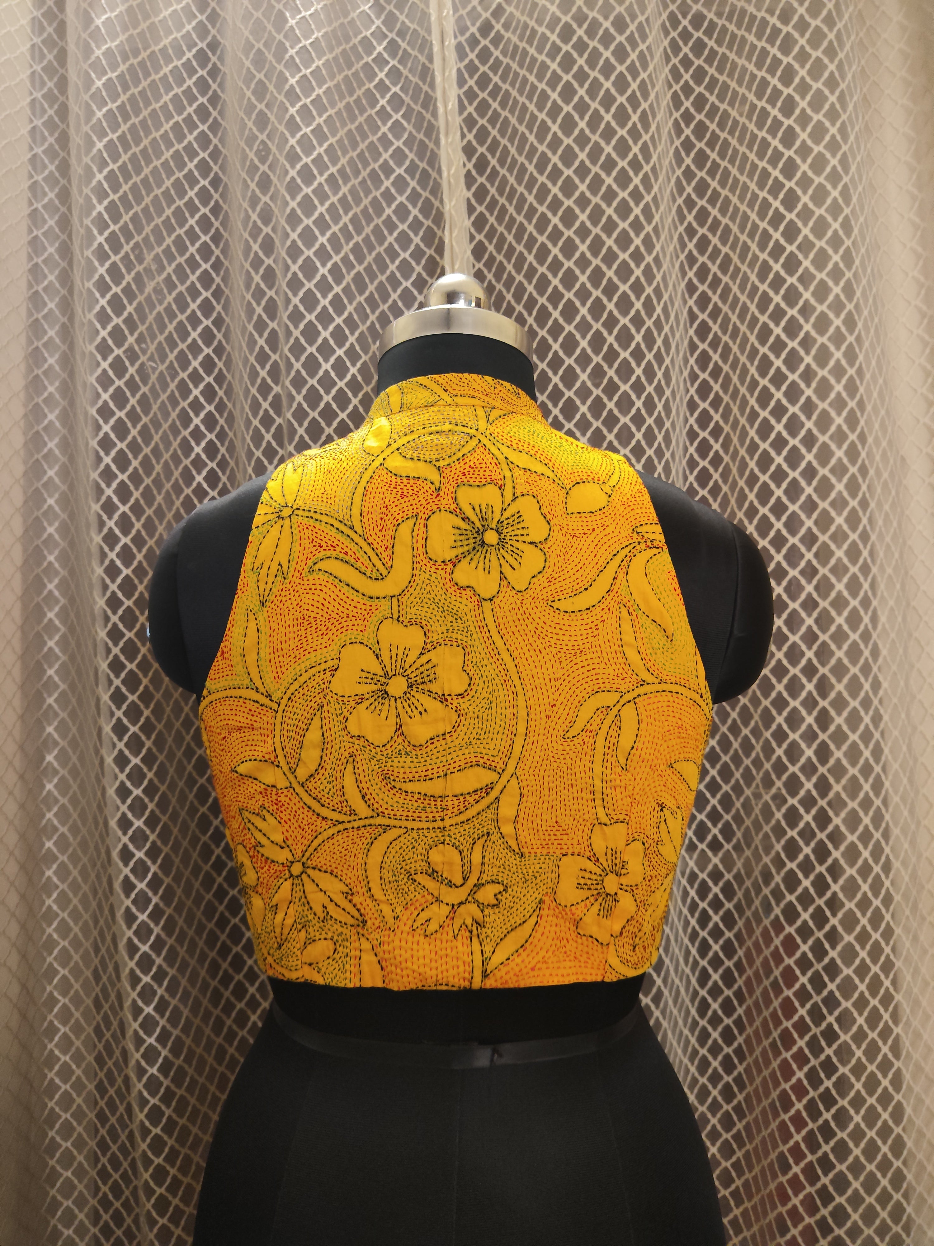 Sleeveless reverse katha blouse