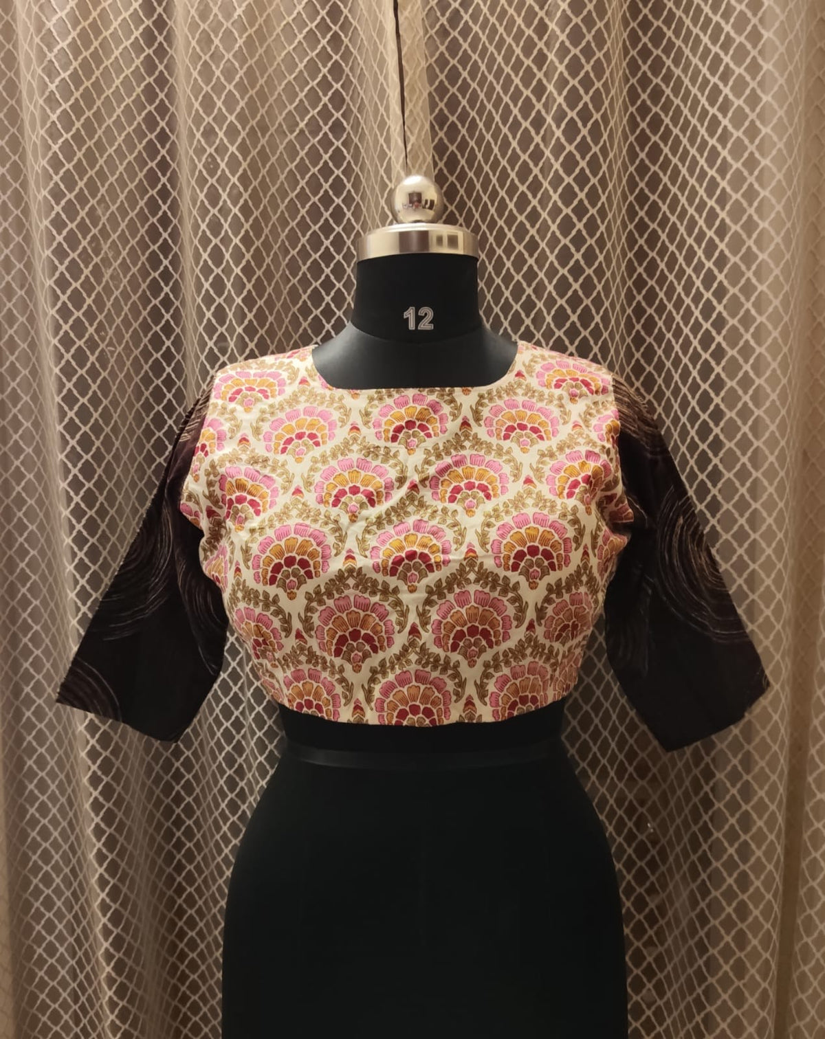 "J " Blouse in brown and pink