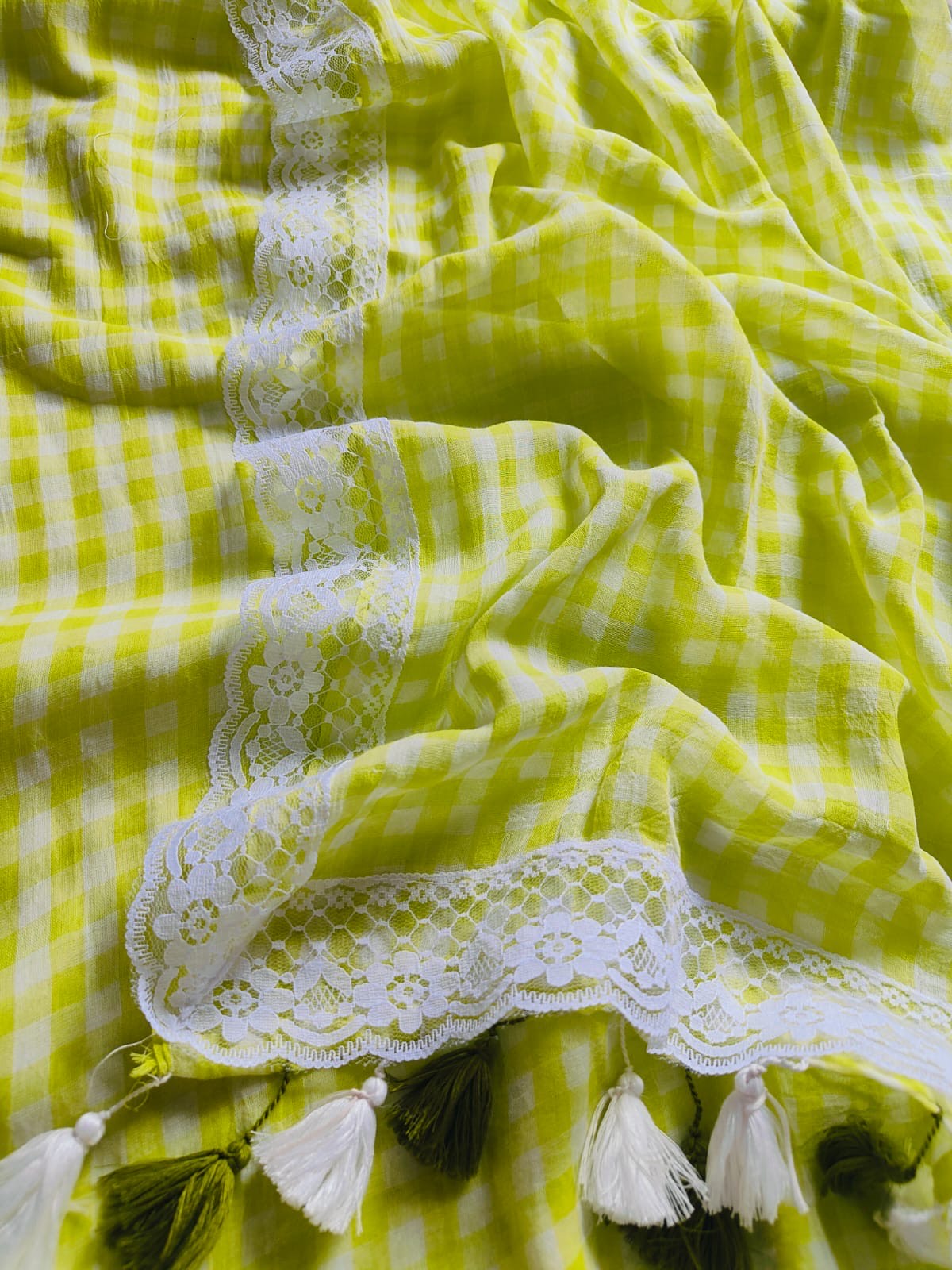 White laced chequered mul cotton saree