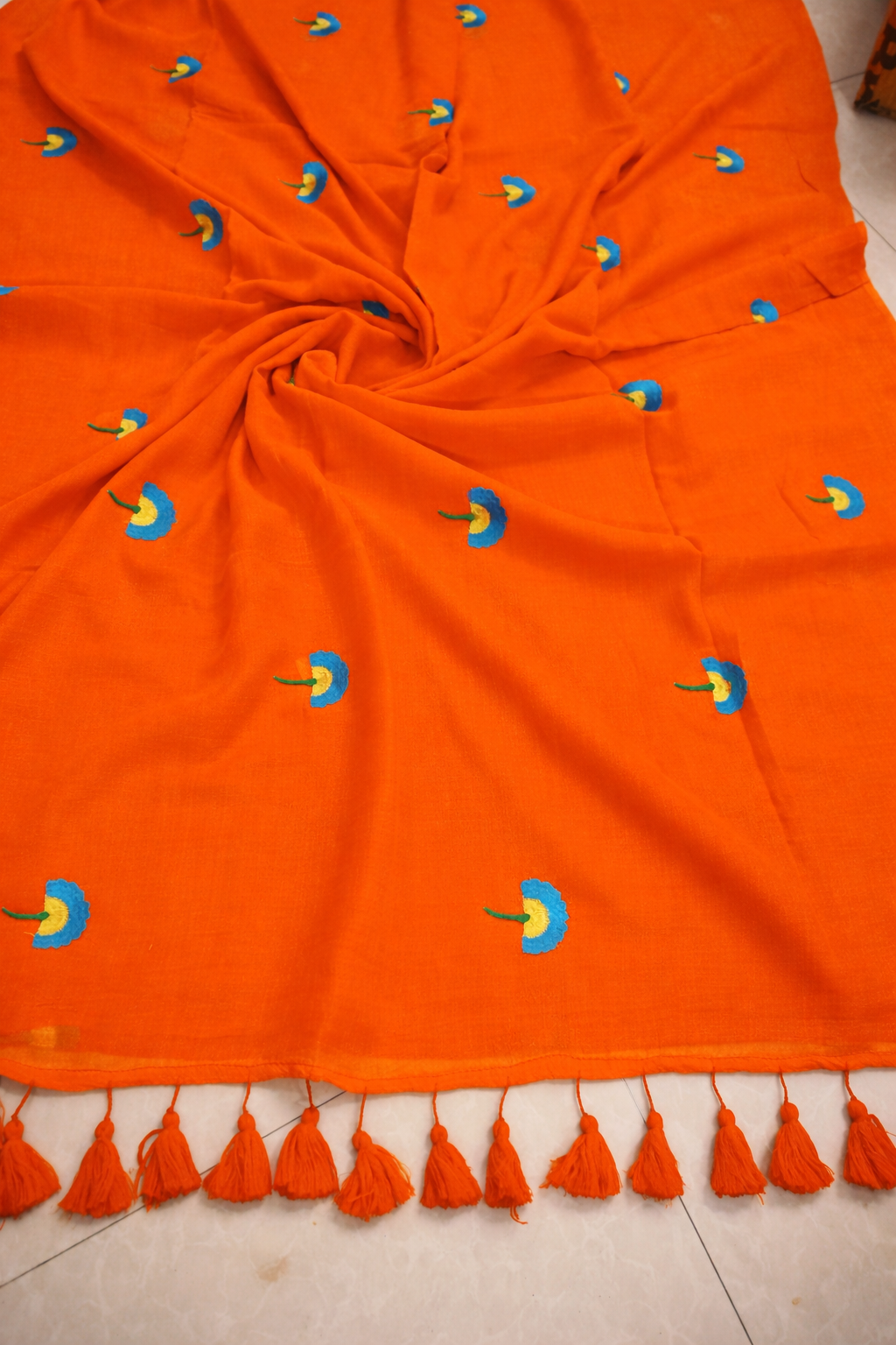Mul saree with floral machine embroidery