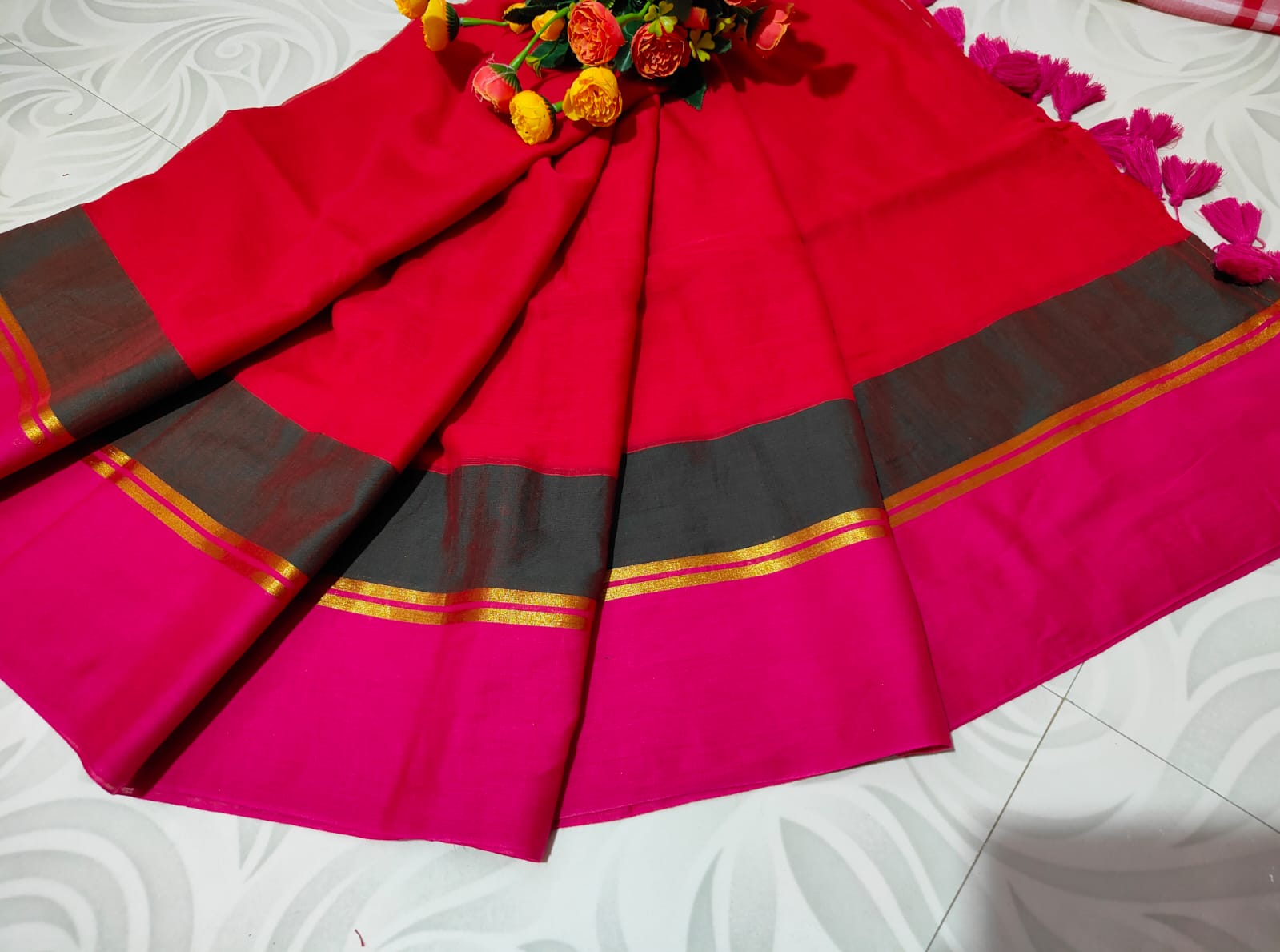 Pink , gold , green bordered red mul cotton saree