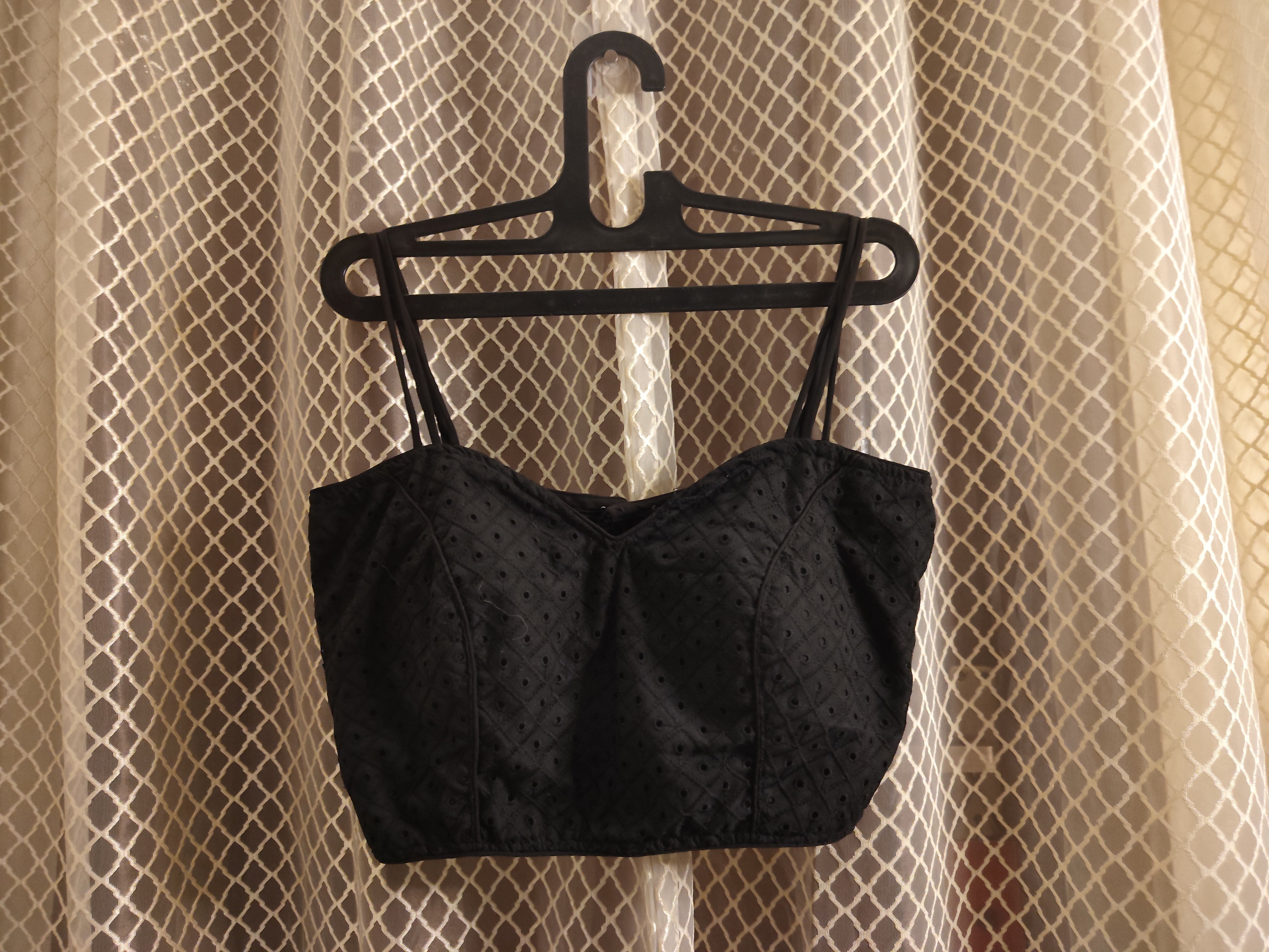 Black Hakoba blouse with noodle straps