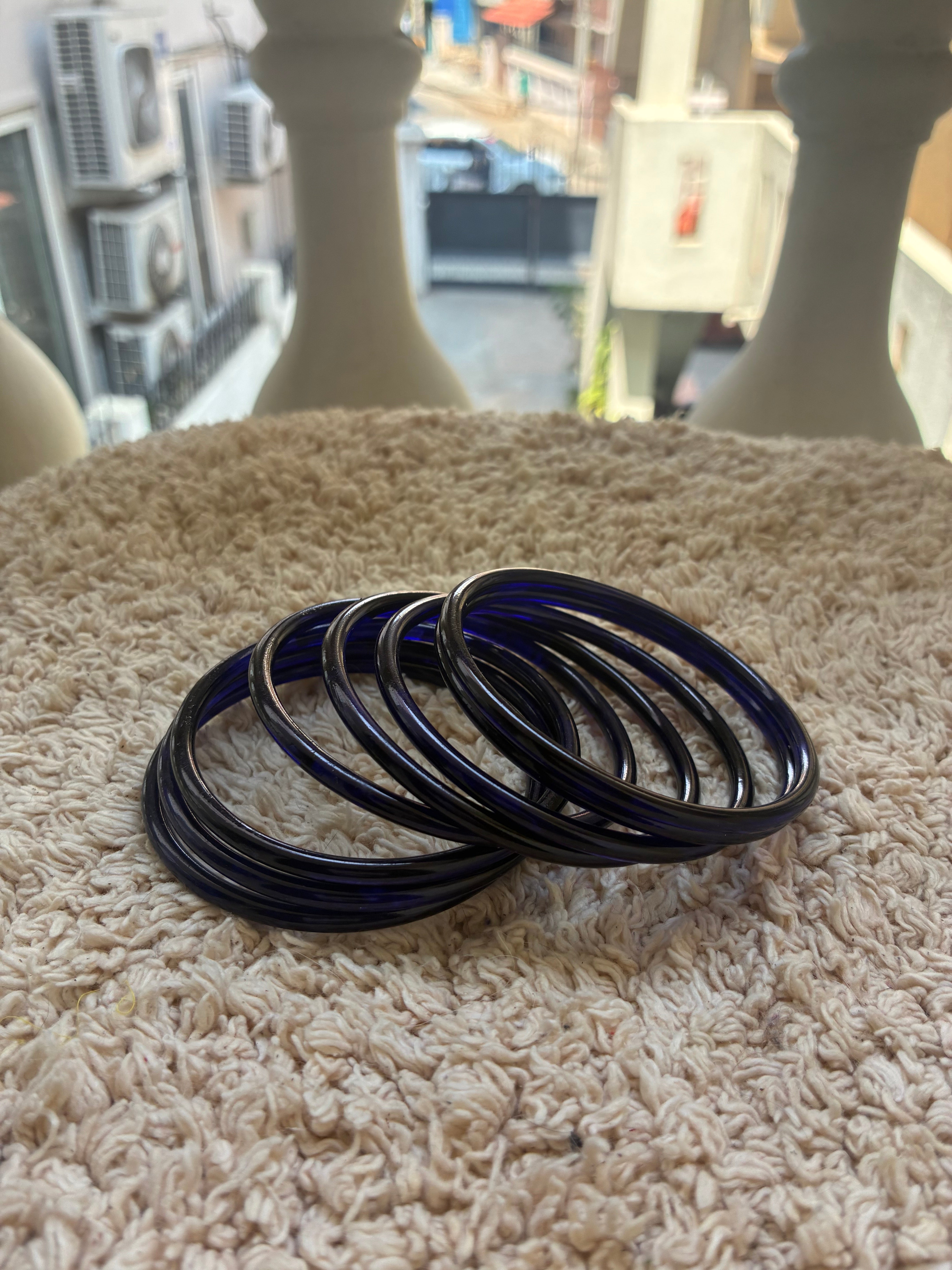 Dark blue jelly glass bangle