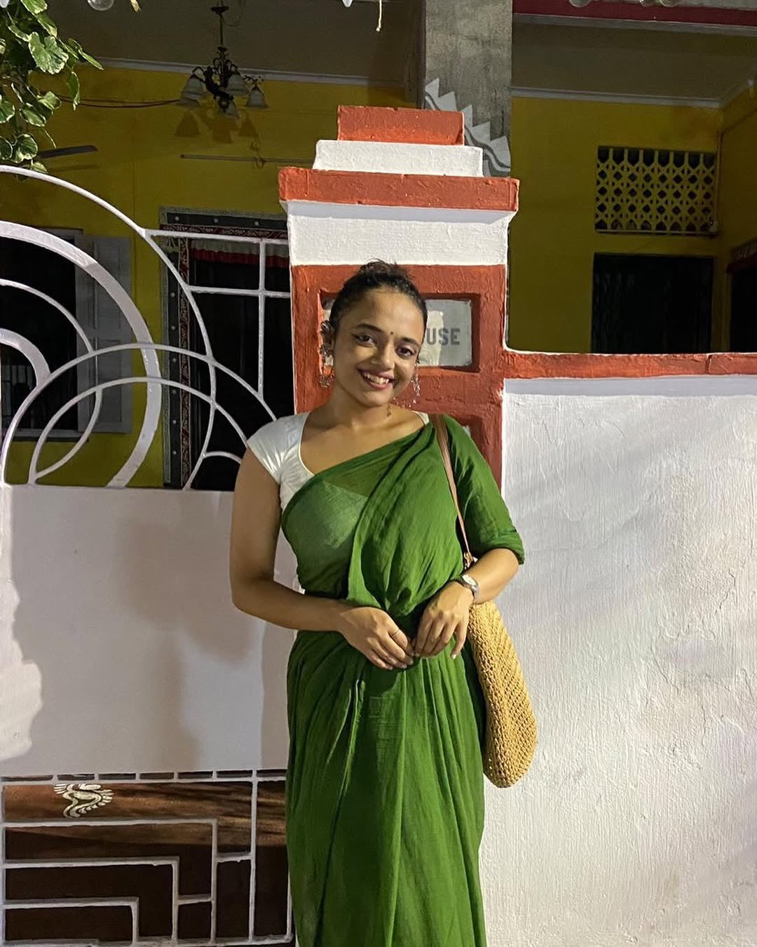 Sheroes plain mul cotton saress